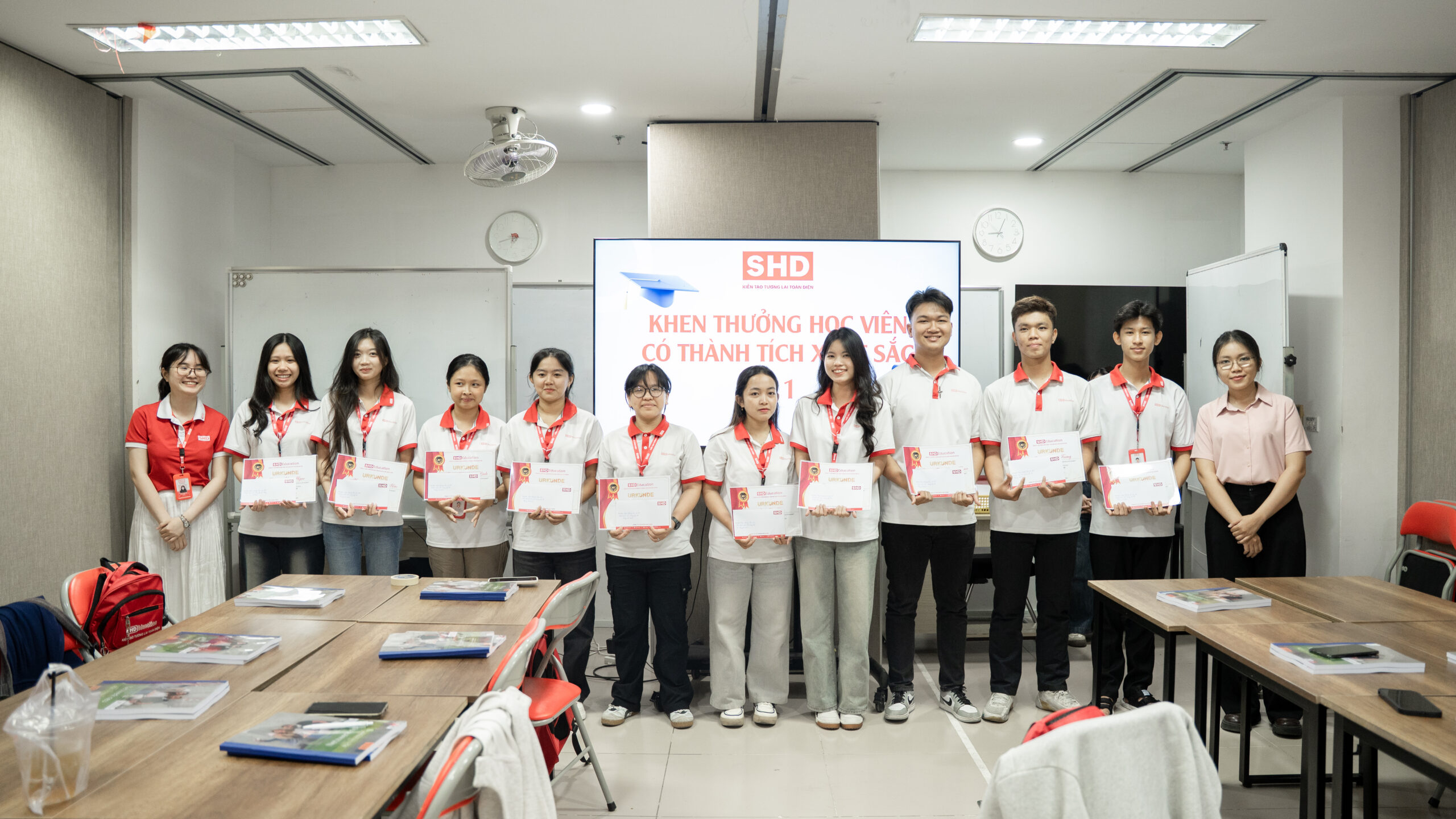 khen thưởng học viên A1